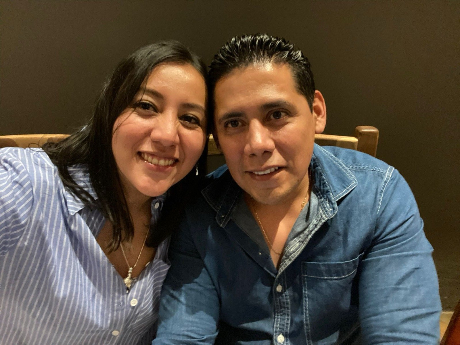 Ofelia y Alberto sonriendo juntos